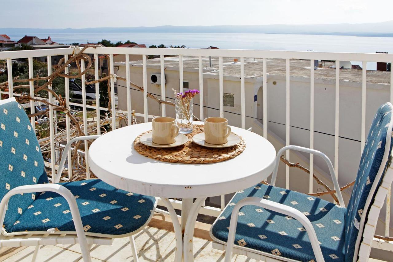 Holiday Apartments Lidija Бол Экстерьер фото