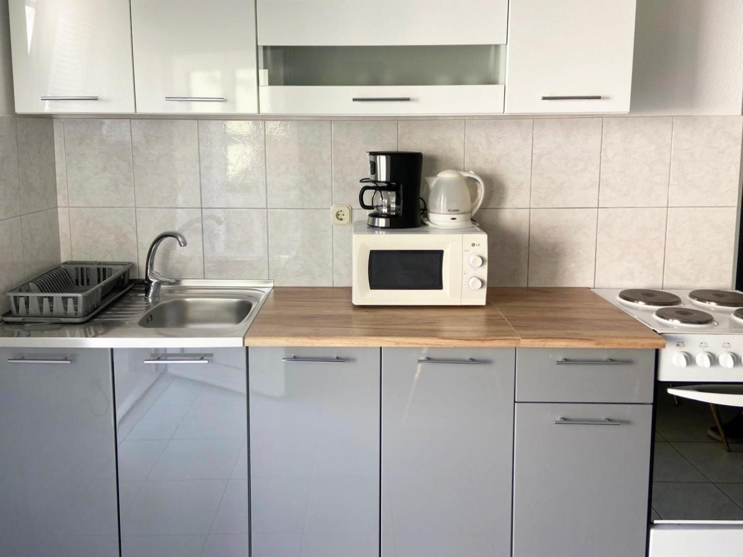 Holiday Apartments Lidija Бол Экстерьер фото