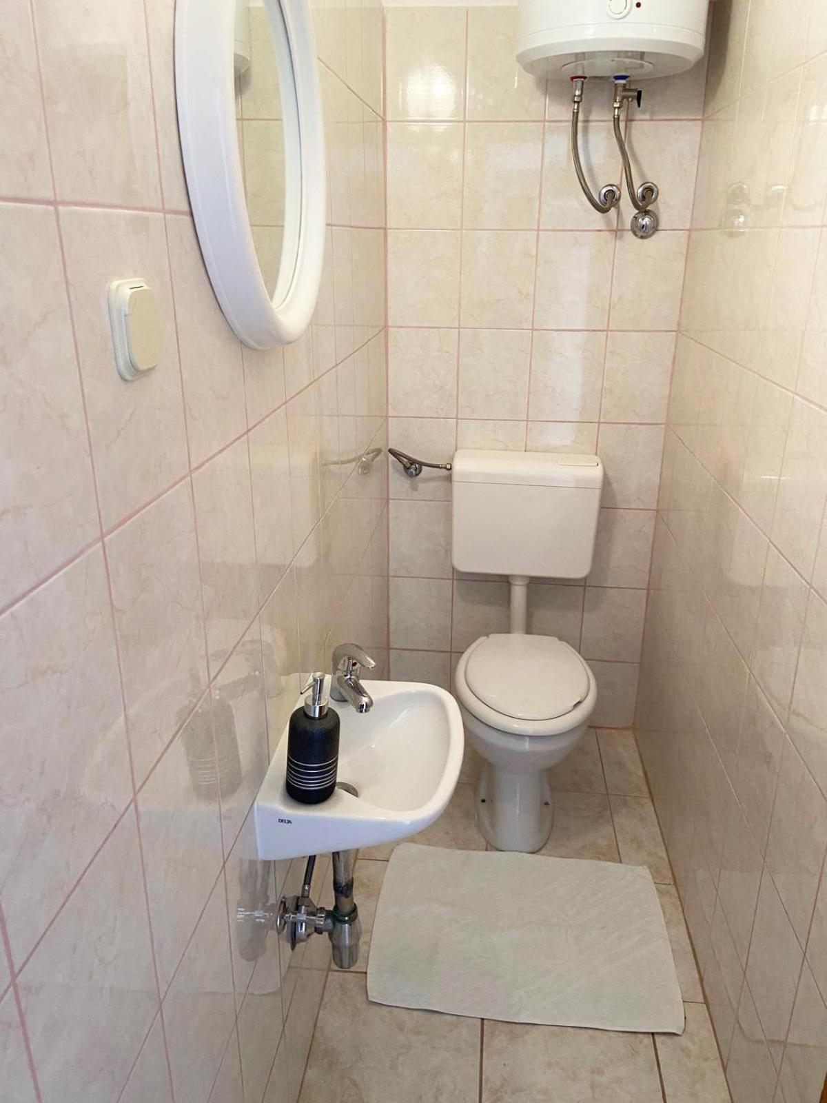 Holiday Apartments Lidija Бол Экстерьер фото